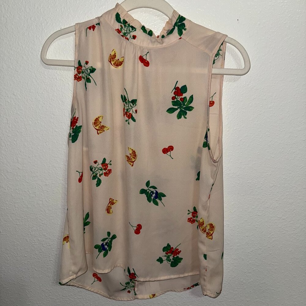 Sweet Rain (brand) -Floral Sleeveless Blouse w/ ruffle neckline Size - L